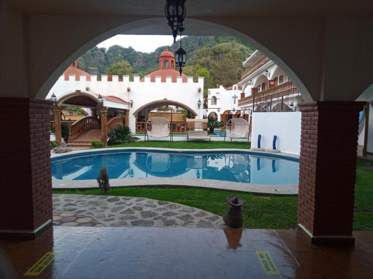 Hotel Leyenda Del Tepozteco Тепостлан Экстерьер фото