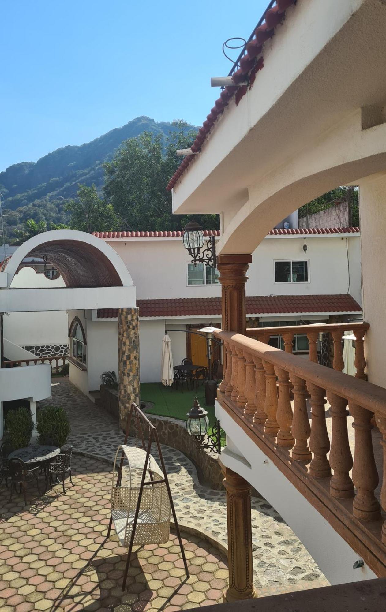 Hotel Leyenda Del Tepozteco Тепостлан Экстерьер фото