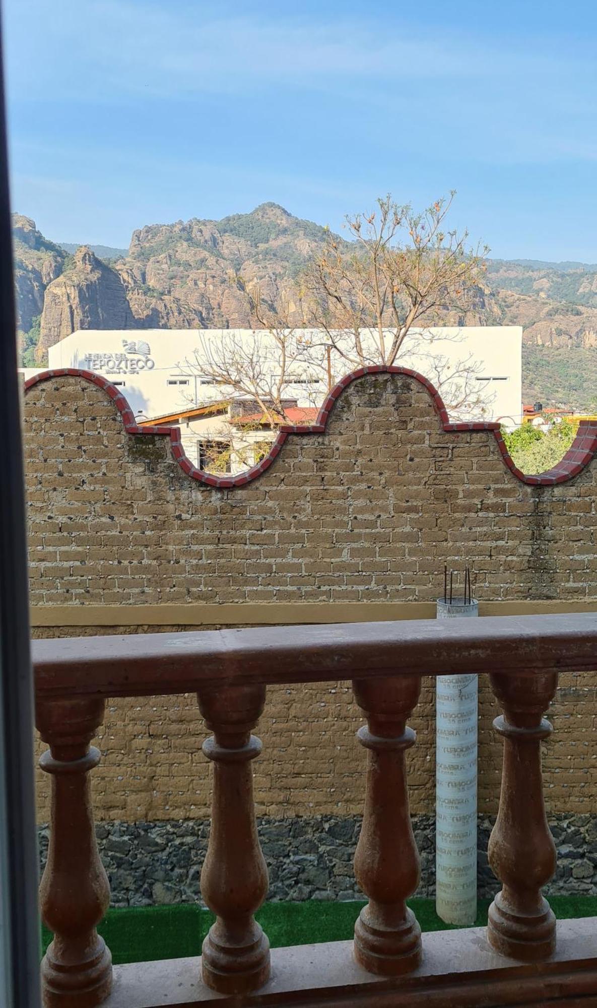 Hotel Leyenda Del Tepozteco Тепостлан Экстерьер фото